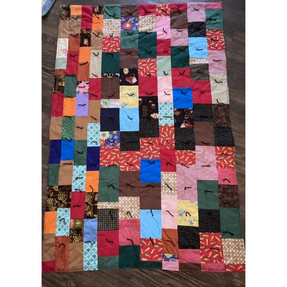 Handmade Hand Quilted Throw / Beach/ Picnic/ Crib quilt 40”x 60” Reversible #1 - Picture 3 of 6